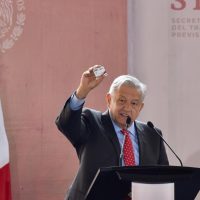 "No nos vamos a afligir en el combate a la corrupción": AMLO en Tlalnepantla
