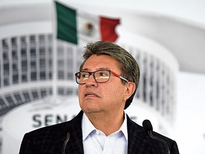 Banxico "no tiene ni idea" del ingreso de dólares en efectivo: Monreal