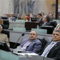 Diputados sonorenses legislan a "billetazos"