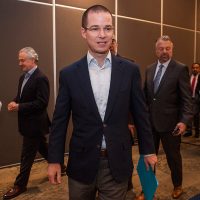 Anaya 'dispara” contra AMLO y Meade por NAICM y exoneración de César Duarte