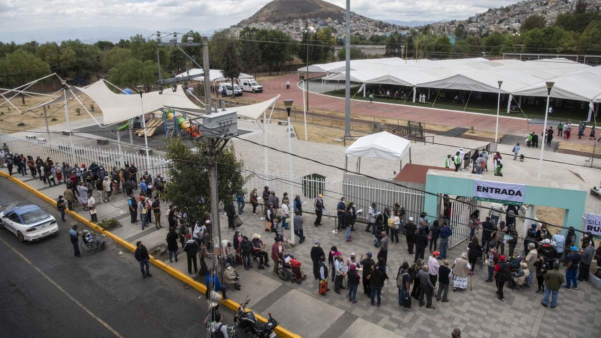 Vacunación en Gustavo A. Madero a principios de abril
