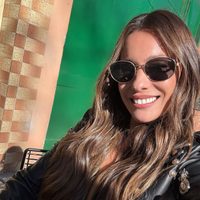 Pampita se anima al total black con guiños glam y actitud rockera