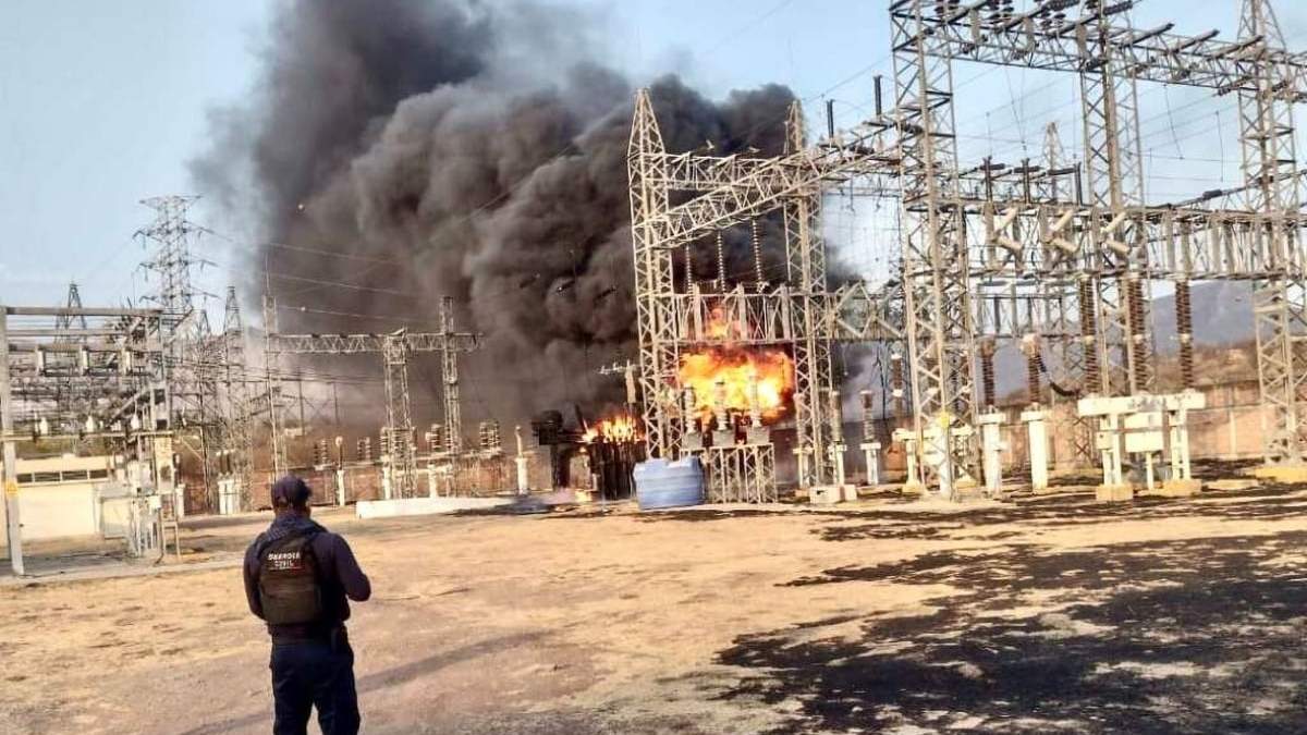 El incendio que dejó a Huetamo sin electricidad