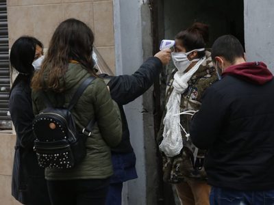 Intensa búsqueda de personas contagiadas de coronavirus en la capital neuquina