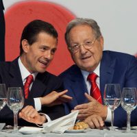 La familia Vázquez Raña y un hijo de López Dóriga, en los registros