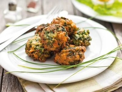 Buñuelos de acelga fáciles y rápidos: la receta secreta para que salgan crocantes y cremosos