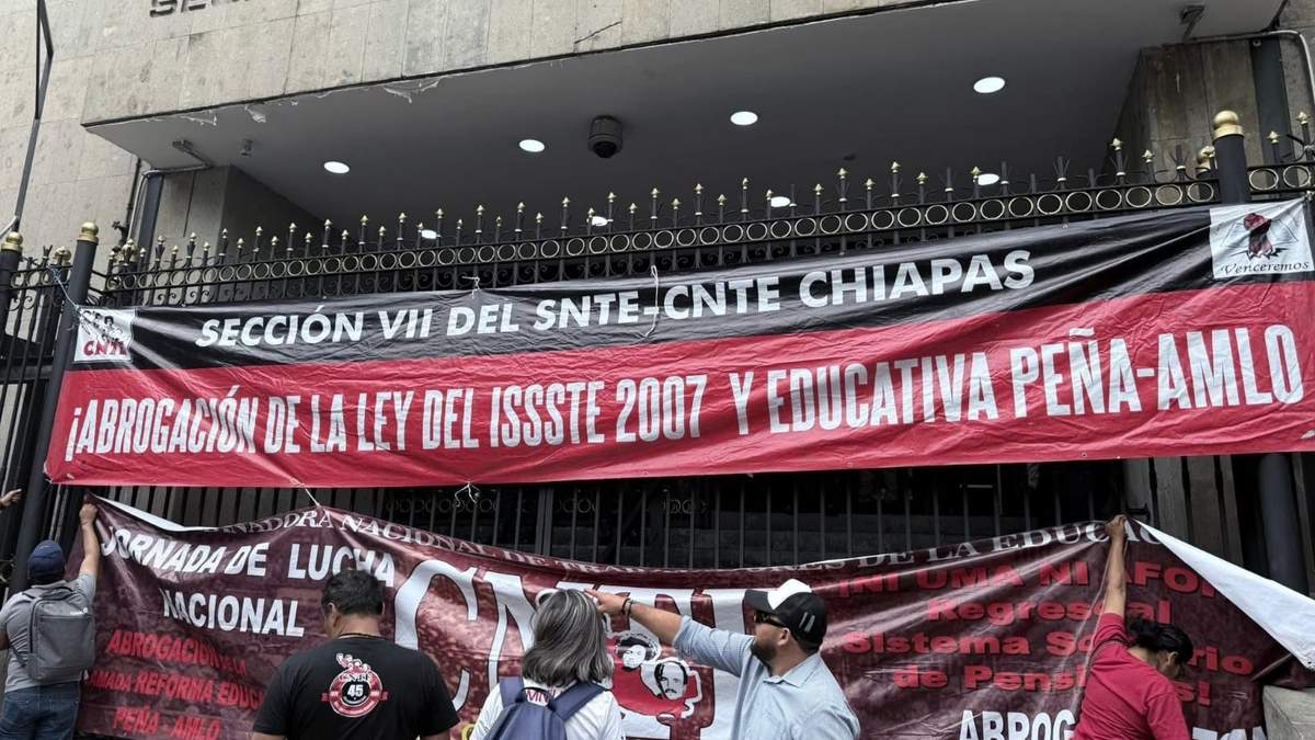Integrantes de la CNTE en la Secretaría de Gobernación (Segob)