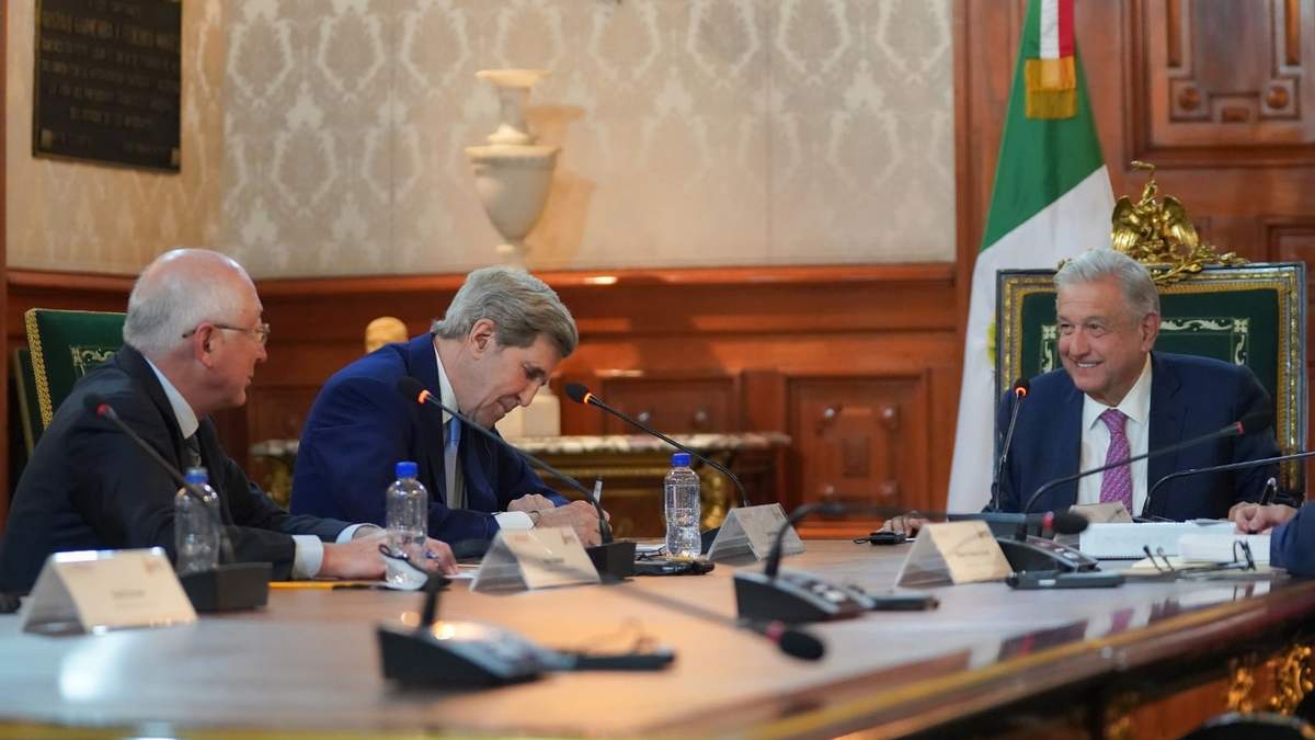 Ken Salazar, John Kerry y López Obrador en Palacio Nacional