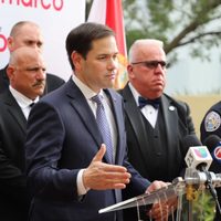 El senador estadunidense Marco Rubio asegura que AMLO entregó secciones de México a los narcos
