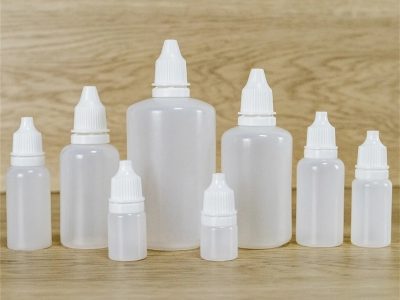 No tires los frascos vacíos de las gotitas para ojos: creá esto tan original para decorar tu casa