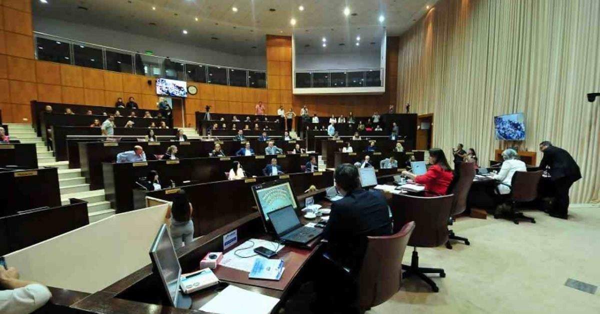 La legislatura aprobó ficha limpia