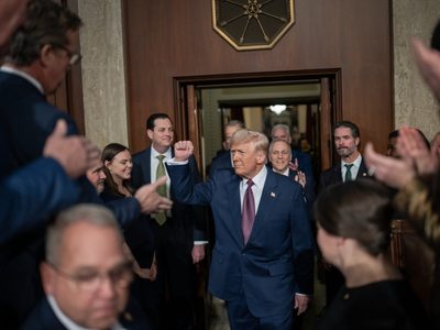 Trump asegura que conseguirá el control de Groenlandia e insiste en “recuperar” el canal de Panamá