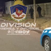 Lo encontraron en el patio, quiso escapar por los techos, pero fue demorado por la policía