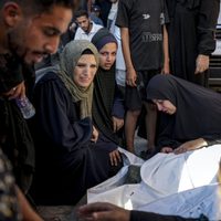 Israel amplía sus órdenes de evacuación en Gaza tras atacar una escuela convertida en refugio