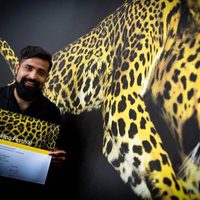 El cineasta Carlos Treviño es galardonado en el Festival de Locarno por 'La Paloma y el Lobo”
