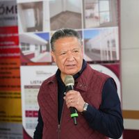 Cuelgan presuntas narcomantas en zona que visitaría gobernador de Hidalgo; cancela evento por viento