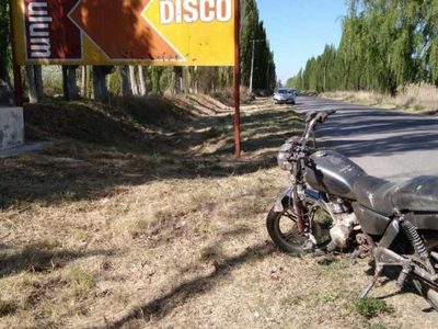 Accidente vial en Regina: motociclista falleció luego de chocar con un cartel