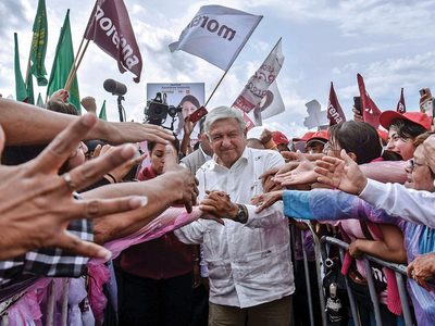 AMLO quiere consolidar un liderazgo mesiánico: Enrique Dussel