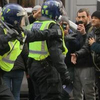 Detienen a 150 personas en Londres durante protesta contra restricciones por pandemia
