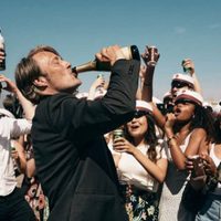 "Otra ronda": escenas de alcohólicos