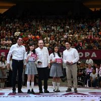 Gobernador Durazo impulsa becas para aliviar gasto familiar y mantener a jóvenes en clases