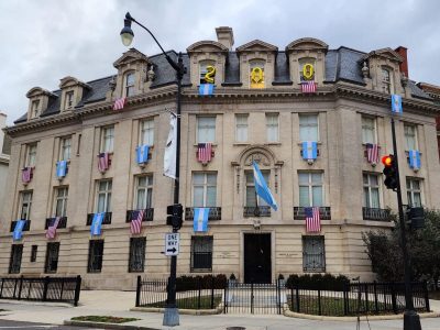 Quiénes son los candidatos a ocupar la embajada en Estados Unidos