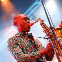 “¡Viva México! grita el músico y cantante nigeriano Seun Kuti en el Festival Cervantino