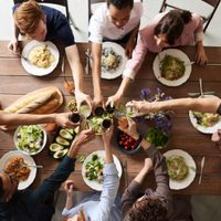 Después de cenar sentís hinchazón o no podés dormir bien: 3 datos claves que tenés que saber para mejorar tu salud