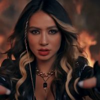“Apunta, dispara”: así es el nuevo tema de Flor Vigna