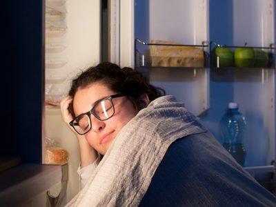 ¿El queso causa pesadillas?: la relación entre los alimentos y el sueño