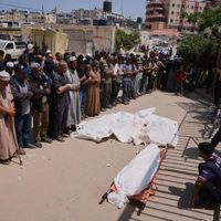 Morir de hambre o por bombardeos: gazatíes asesinados en ataque israelí cerca a centro de ayuda