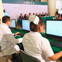 IMSS abre convocatoria para 8 mil 704 plazas de médico especialista y enfermería