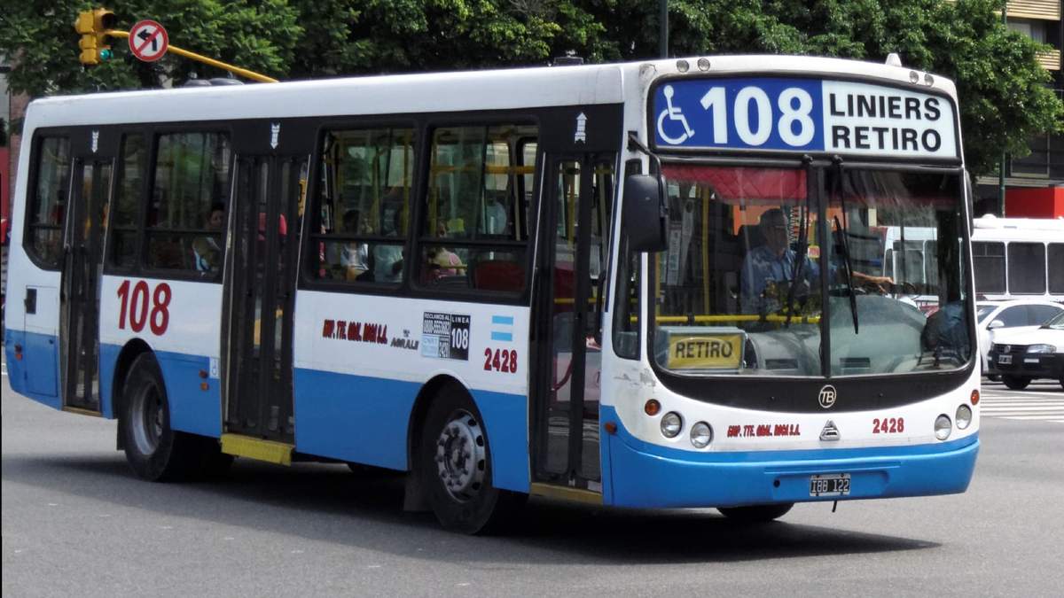 El paro de colectivos afectará la mayoría de líneas a nivel nacional. Fuente: (Twitter)