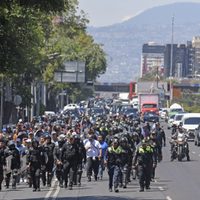 Tras aumento a tarifa, transportistas y gobierno de Sheinbaum cruzan acusaciones