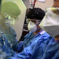 La curva del coronavirus sube velozmente: murieron otras 10 personas y hay más de 21 mil infectados