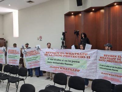 Protestan en Congreso de Sinaloa contra "dato protegido" por uso de chats en denuncia