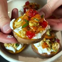 Medallones de calabaza con ricota y frutos: un aperiivo gourmet, fácil y saludable, para quedar como un verdadero chef