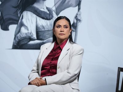 Diputados de Morena exigen destituir a Ariadna Montiel; Monreal sale en su defensa
