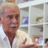 Jorge Sobisch mira de lejos a Juntos por el Cambio