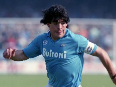 El estadio del Nápoli se convirtió en un santuario: así despiden a Diego Maradona