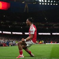 Arsenal derrota 2-1 al Chelsea y se sitúa con 5 puntos de ventaja en la cima de la Premier League