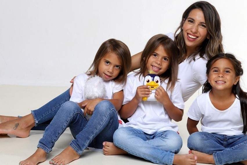Cinthia Fernández y sus hijas. Fuente: (Instagram)
