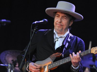 ¡Está de estreno! Bob Dylan compuso una canción. ¡No creerás para quién!