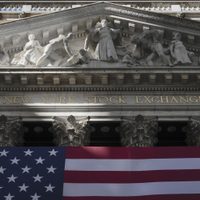 Wall Street vuelve a caer tras anuncio de Trump sobre aranceles