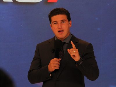 Samuel García propone libros de texto especiales para NL