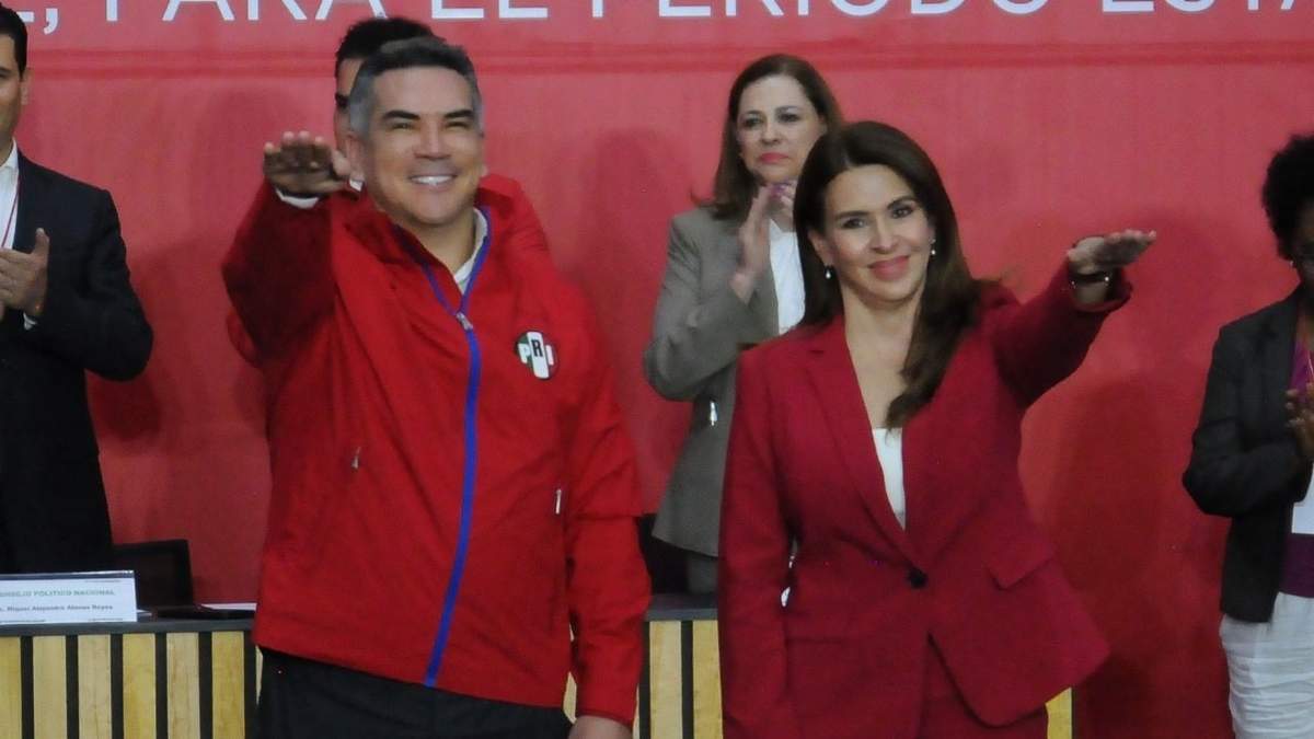 Alejandro Moreno y Carolina Viggiano toman protesta