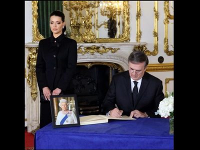 Ebrard invita al rey Carlos III a visitar México; esto le responde el monarca