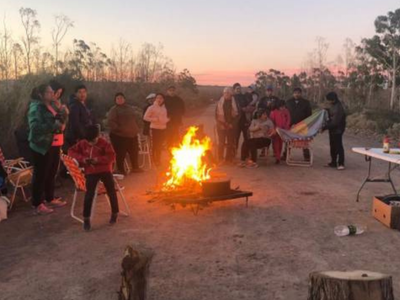 Comunidad mapuche reclama gas para una vivienda y bloquea el acceso a un yacimiento