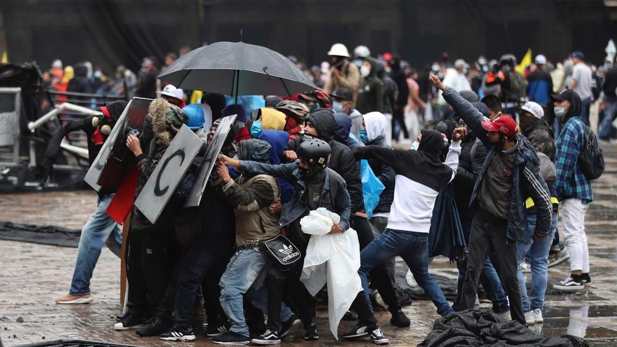 Las protestas comenzaron la semana pasada por una propuesta de reforma tributaria