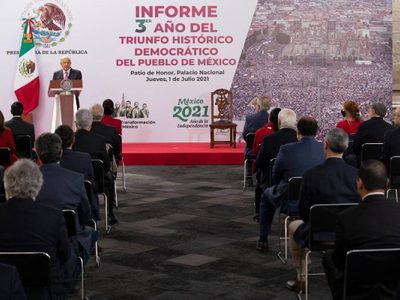 AMLO se jacta de haber derrotado al "bloque conservador" y "reaccionario" en buena lid